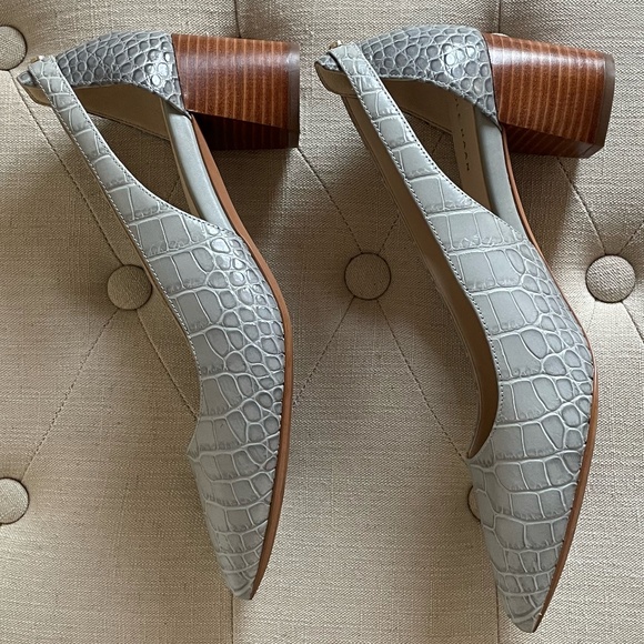 NWOT Cole Haan Grey Low Stacked Heels - Picture 11 of 15